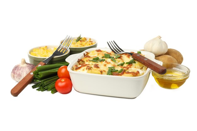 Stół z gotowym posiłkiem i tacą